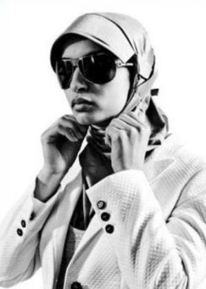 Hair trends - Noor DIzar 2010 hijab head scarves.JPG